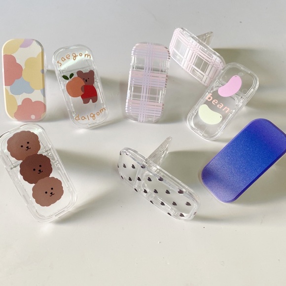 Handmade Minimalist design phone holder - Picture 7 of 7